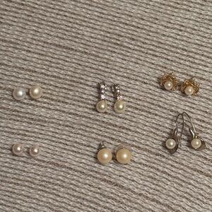 Elegant Pearl Earrings Set